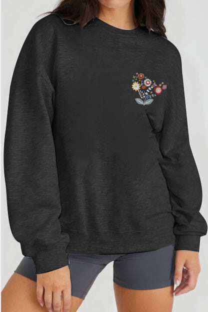 Simply Love Sweatshirt in voller Größe mit Blumengrafik