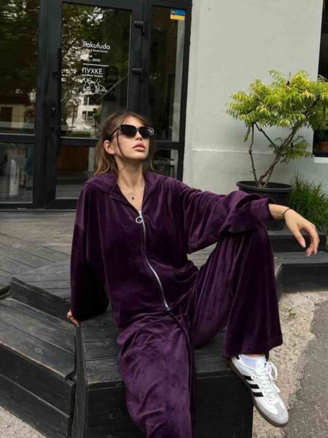 Set aus Jacke und Hose mit Kapuze