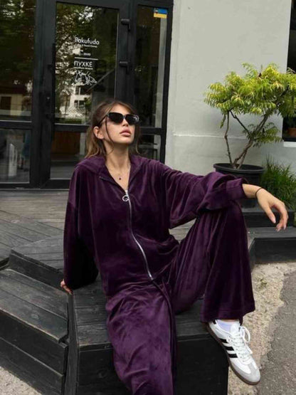 Set aus Jacke und Hose mit Kapuze