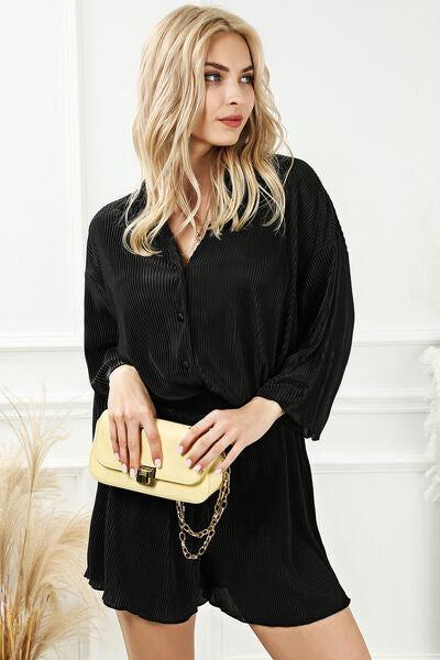 Lounge-Set aus Hemd mit Plissierung und Shorts