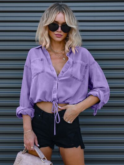 Top denim con botones y bolsillo con cordón