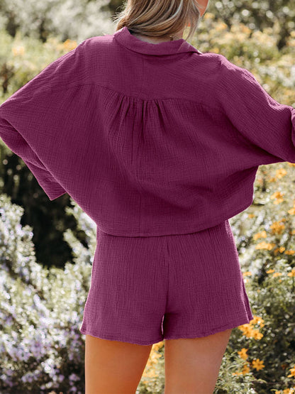 Set aus langärmligem Oberteil und Shorts mit Knopfleiste