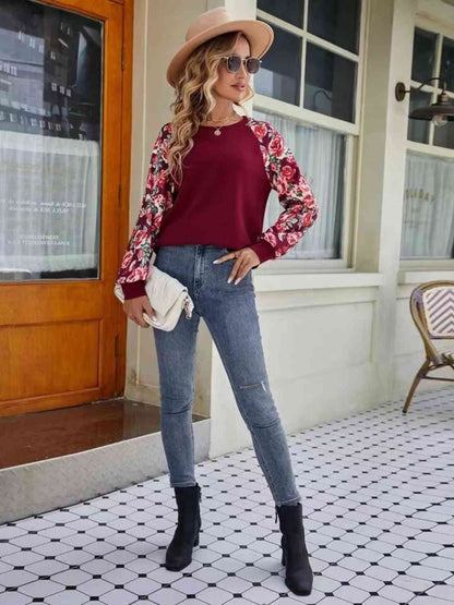 Sweatshirt mit Rundhalsausschnitt und Raglanärmeln im Blumenmuster