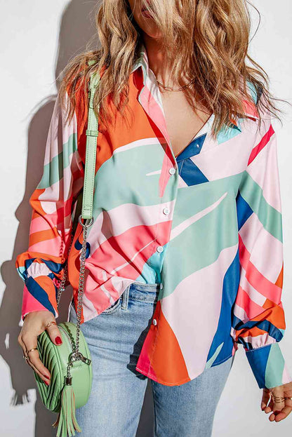 Bedrucktes Hemd mit Kragen und Knöpfen