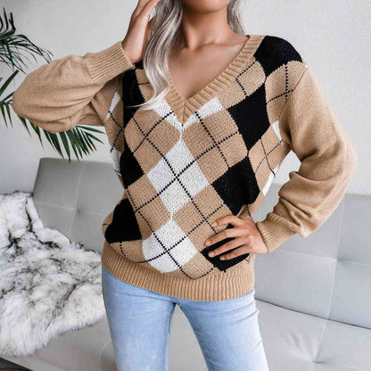 Geometrischer Pullover mit V-Ausschnitt