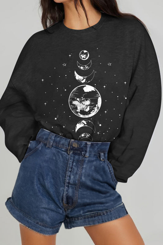 Simply Love Sweatshirt mit Erd- und Mond-Grafik in voller Größe