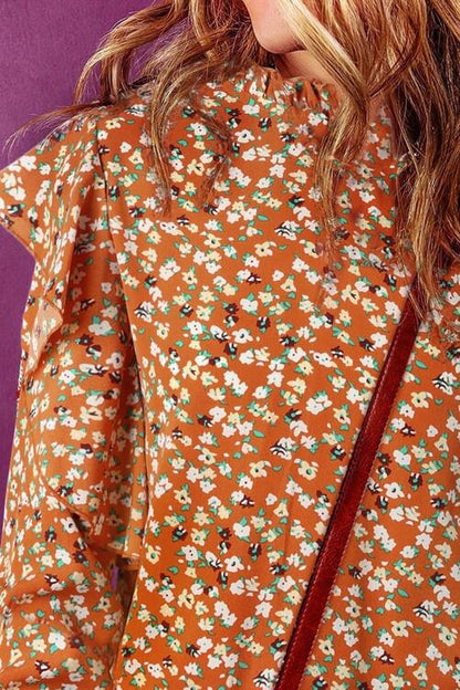 Langärmlige Bluse mit Blumenmuster und Rüschen