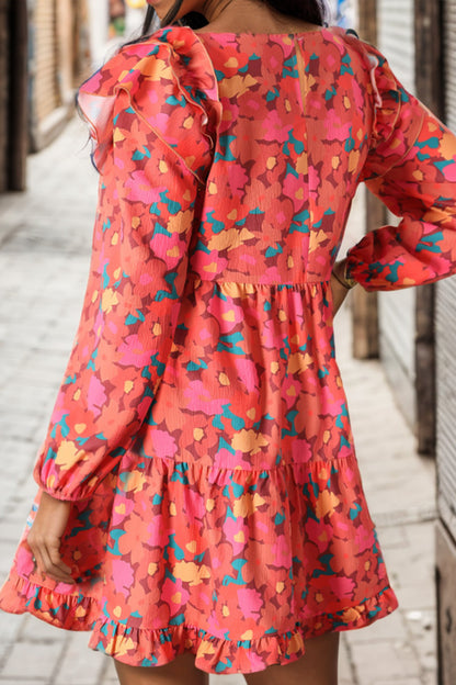 Bedrucktes Stufenkleid mit Rüschenbesatz und Ballonärmeln