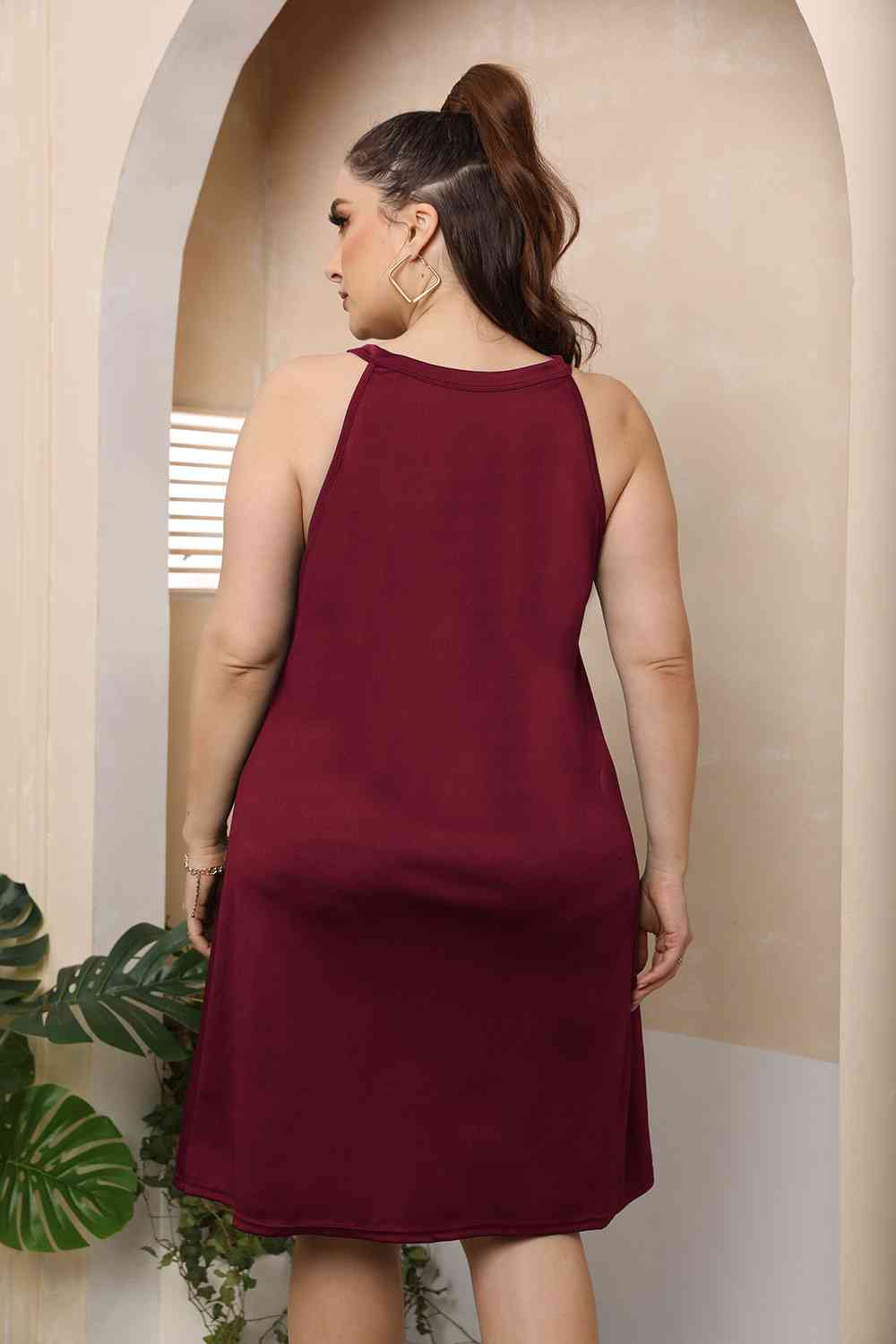 Plus Size Kleid mit Rundhalsausschnitt und Cut-Outs