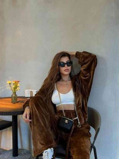 Set aus Jacke und Hose mit Kapuze