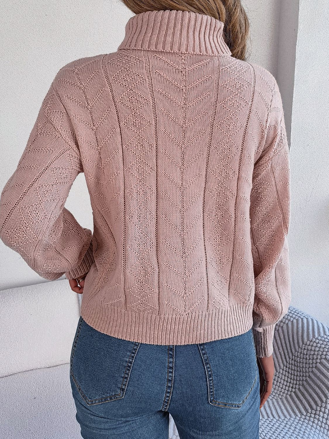 Rollkragenpullover mit Zopfmuster