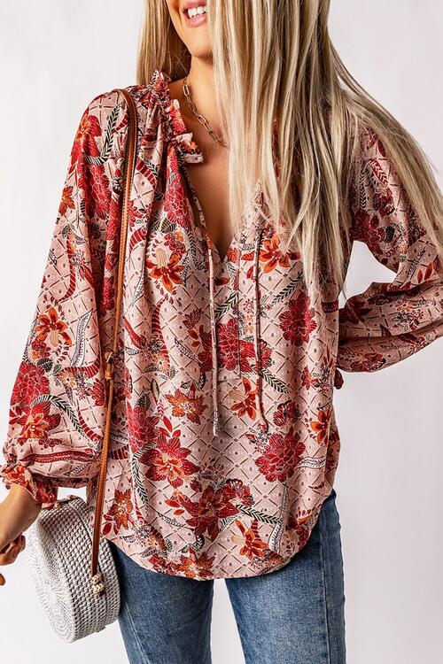 Bluse mit Blumenmuster und Volantärmeln am Kragen