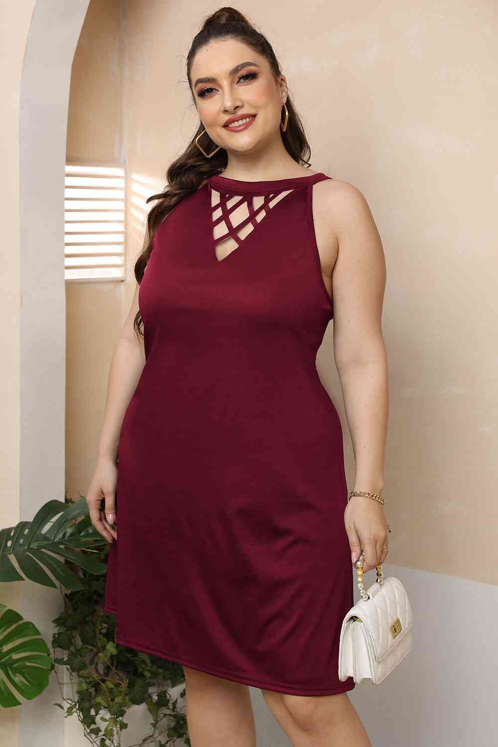 Plus Size Kleid mit Rundhalsausschnitt und Cut-Outs