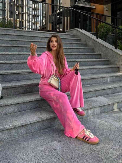 Set aus Jacke und Hose mit Kapuze