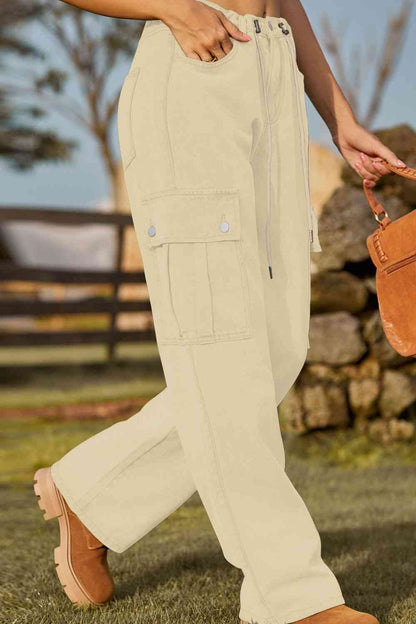 Loose Fit Jeans mit Kordelzug und Tasche