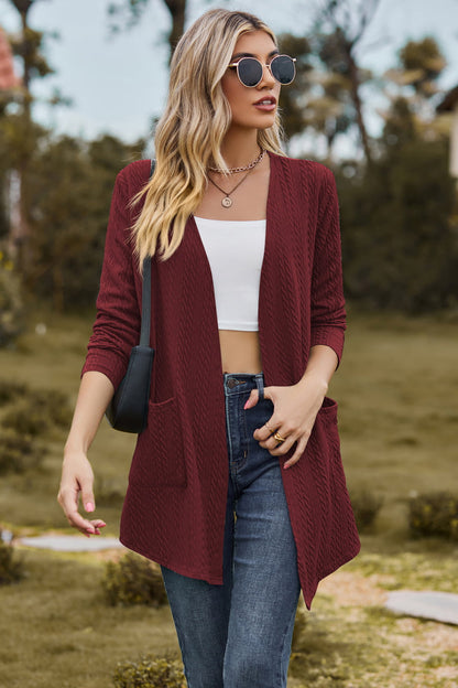 Langärmliger Cardigan mit Zopfmuster und Tasche