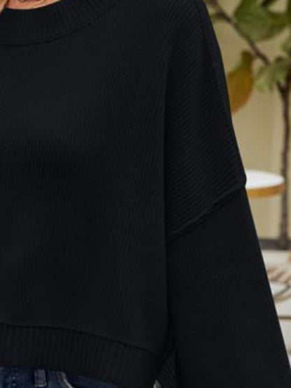 Pullover mit Rundhalsausschnitt und überschnittenen Schultern