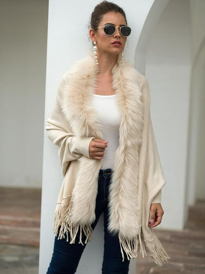 Poncho mit langen Ärmeln und Fransen vorne offen