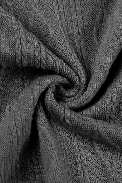 Strukturiertes, langärmliges Kleid mit Kapuze und Kordelzug