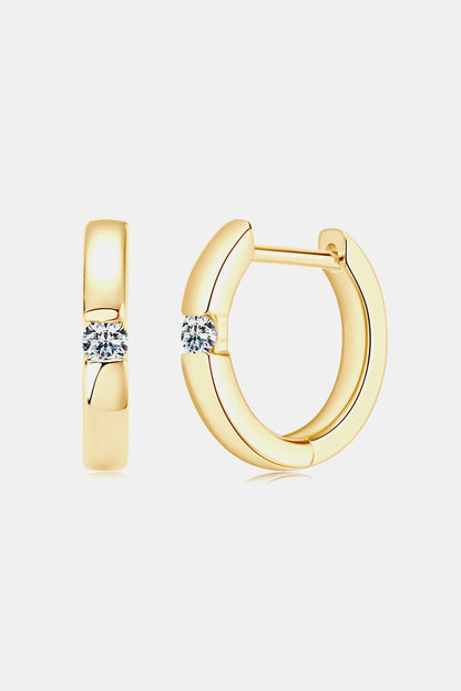 Pendientes Huggie de plata de ley 925 con moissanita