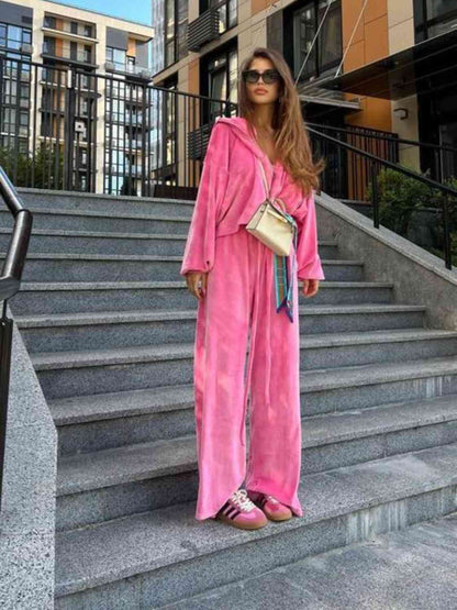 Set aus Jacke und Hose mit Kapuze