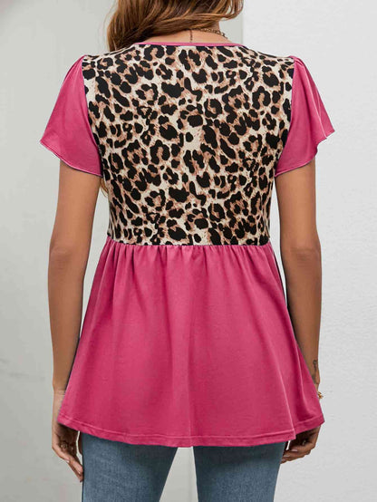 Babydoll-Bluse mit Leopardenmuster, Rundhalsausschnitt und Flatterärmeln