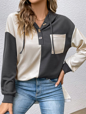 Kapuzenpullover mit Knopfleiste und Raglan-Ärmeln in Kontrastfarbe