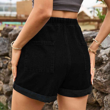 Jeansshorts mit hoher Taille und Kordelzug und Taschen