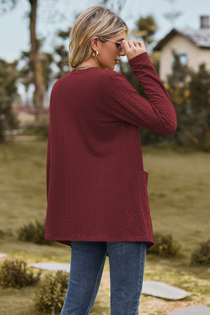 Langärmliger Cardigan mit Zopfmuster und Tasche