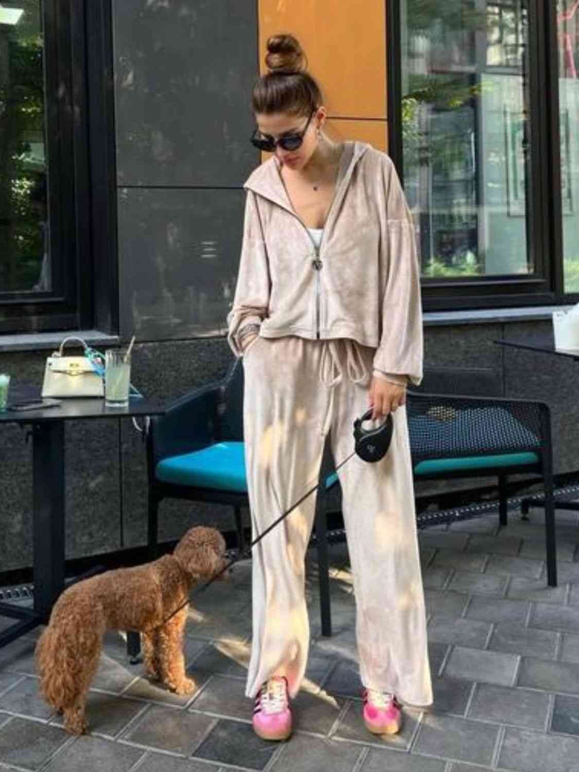 Set aus Jacke und Hose mit Kapuze