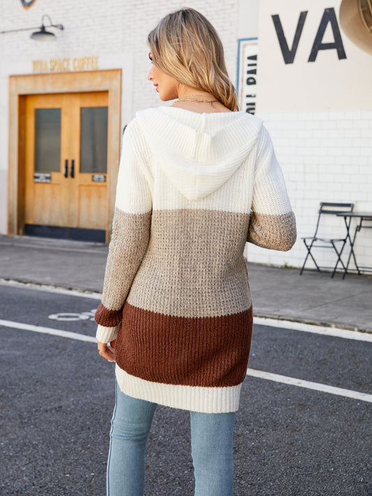 Strickjacke mit offener Vorderseite und Kapuze im Farbblock-Design