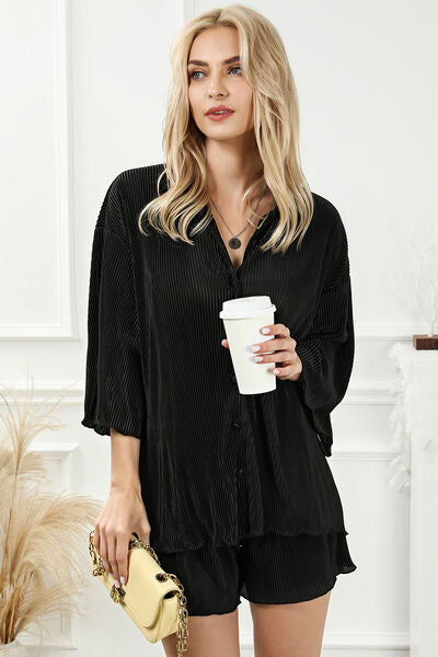 Lounge-Set aus Hemd mit Plissierung und Shorts