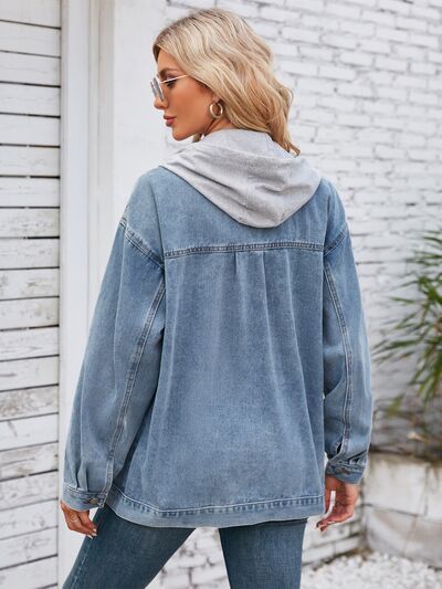 Jeansjacke mit abnehmbarer Kapuze und Knopfleiste, Taschen