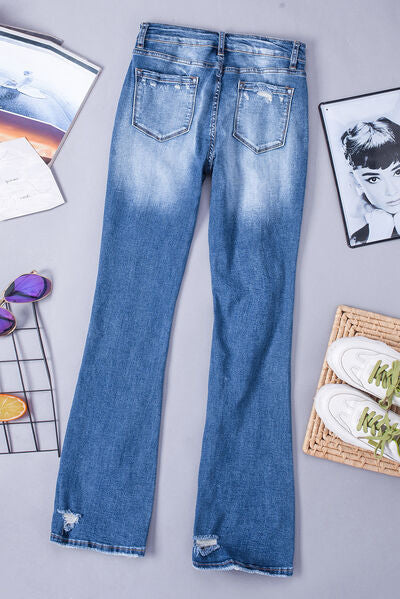 Bootcut-Jeans mit Pailletten-Schleife im Used-Look