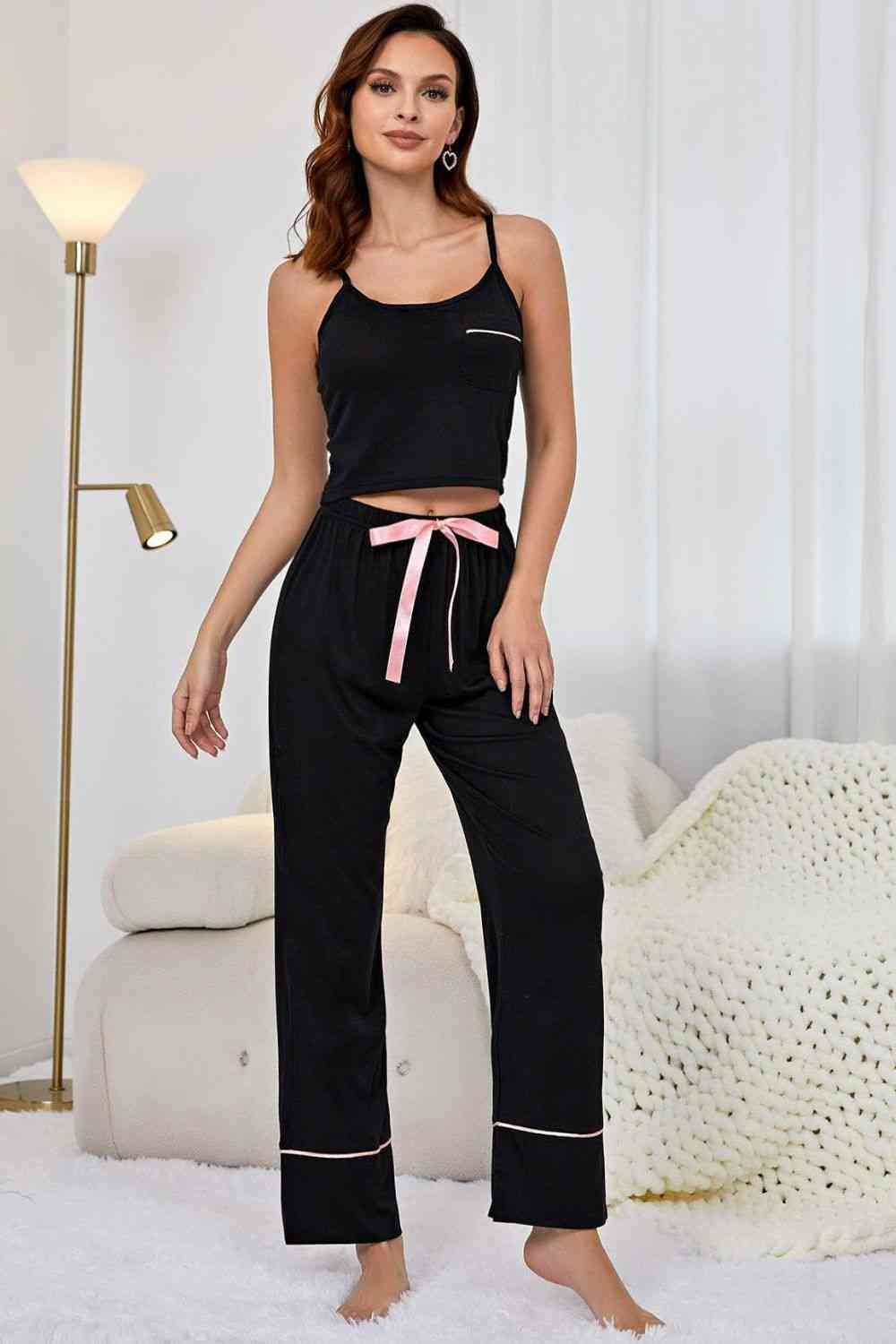 Loungewear-Set mit kurzem Camisole und Hose mit Kontrastbesatz