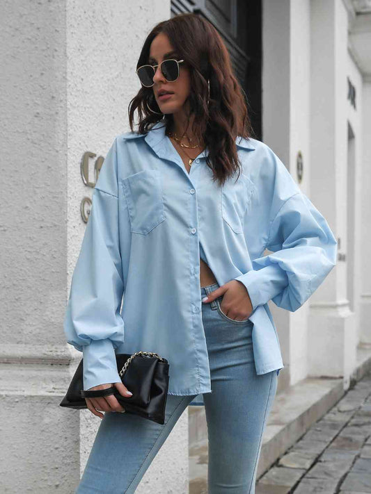 Hemd mit Kragen, überschnittenen Schultern und Knopfleiste