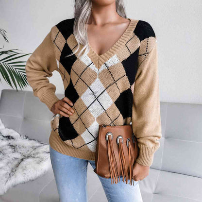 Geometrischer Pullover mit V-Ausschnitt