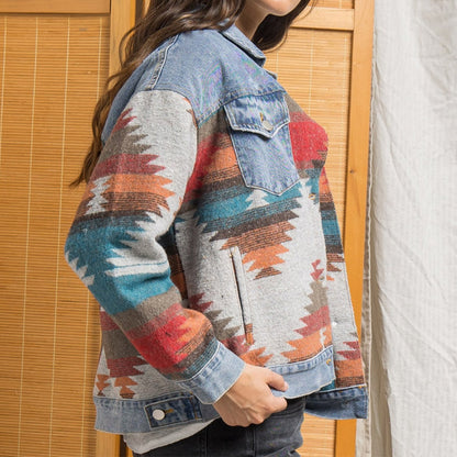 Sobrecamisa vaquera con botones estampados