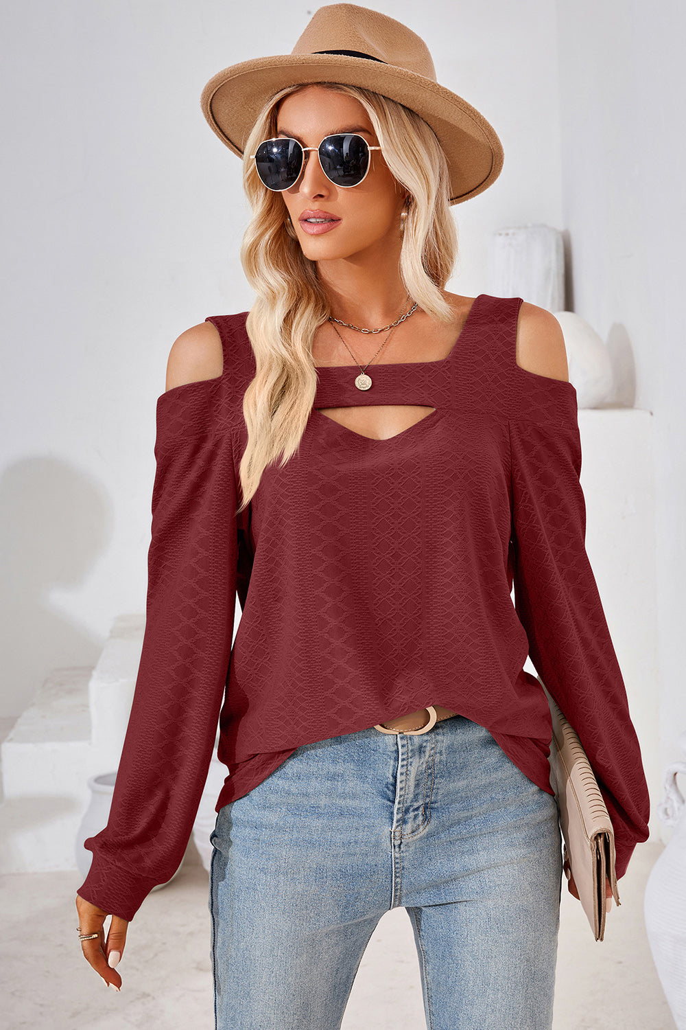T-Shirt mit Cut-Out, eckigem Ausschnitt und Cold-Shoulder-Design
