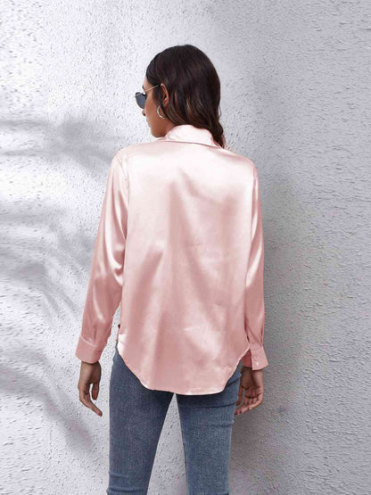 Langärmliges Hemd mit Kragen und Knöpfen