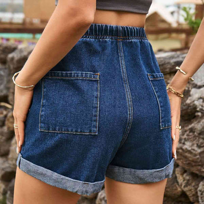 Jeansshorts mit hoher Taille und Kordelzug und Taschen
