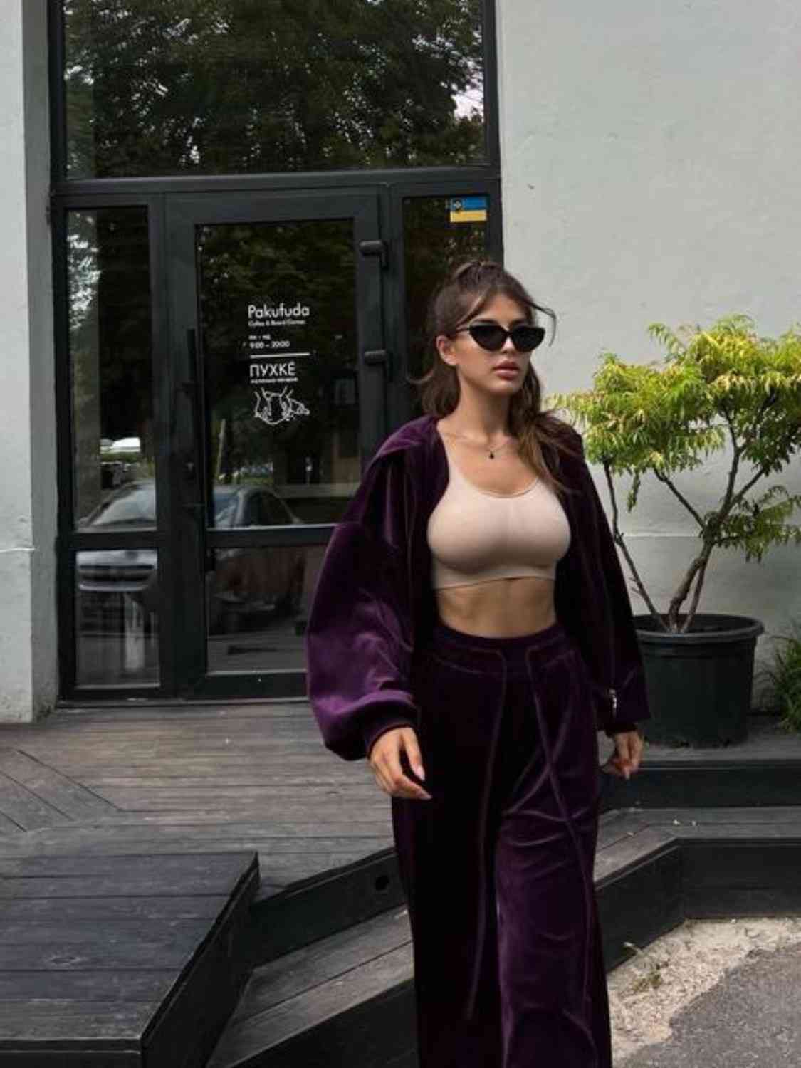 Set aus Jacke und Hose mit Kapuze