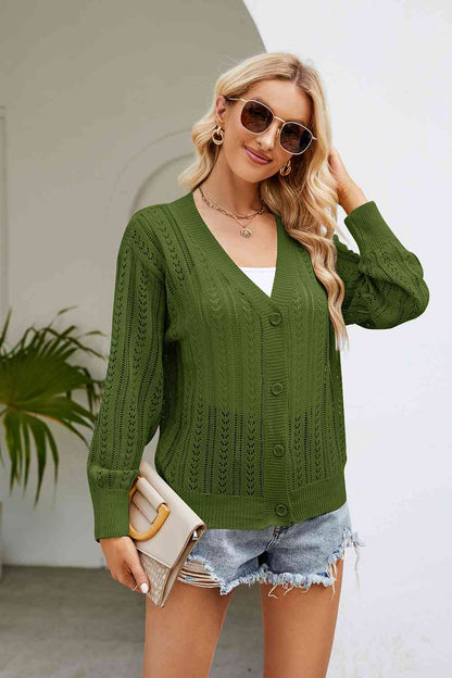 Strickjacke mit V-Ausschnitt und durchbrochener Knopfleiste vorn
